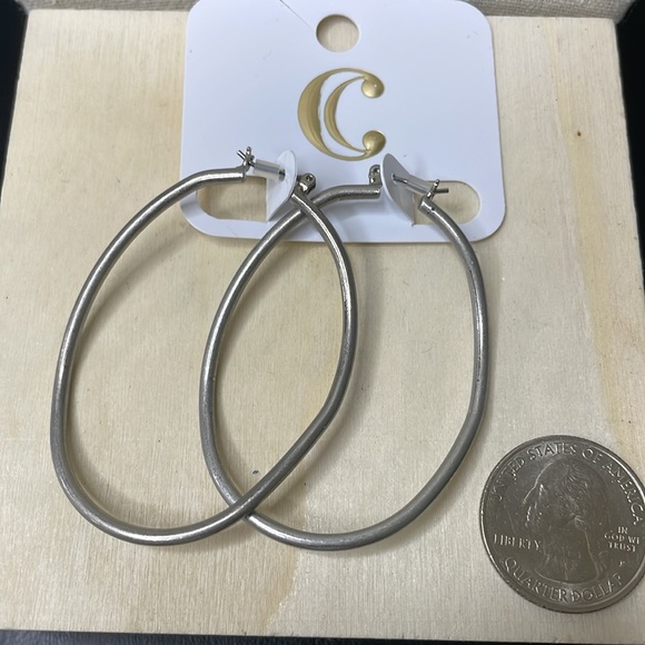 NWT silvertone large wave hoops - Picture 4 of 4